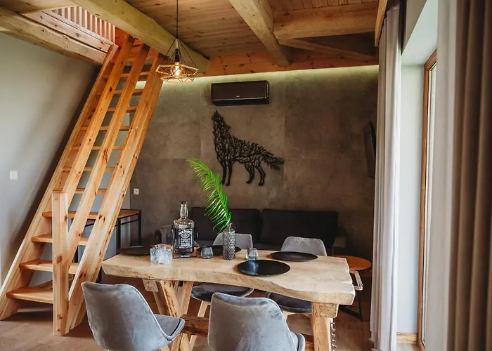 Osada Lesna - Z Basenem Villa *